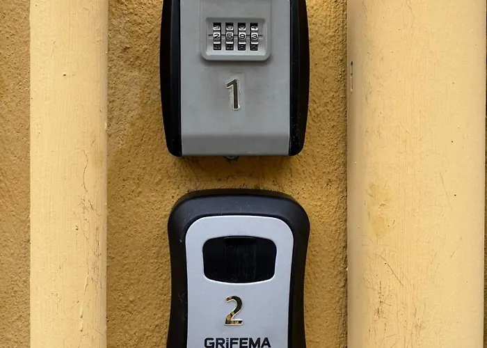 Apartamento Alexas Rooms- Centro -10 Min Dal Mare *