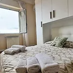 Alexas Rooms- Centro -10 Min Dal Mare Apartamento Crotone