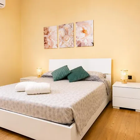 Alexas Rooms- Centro -10 Min Dal Mare Appartamento *