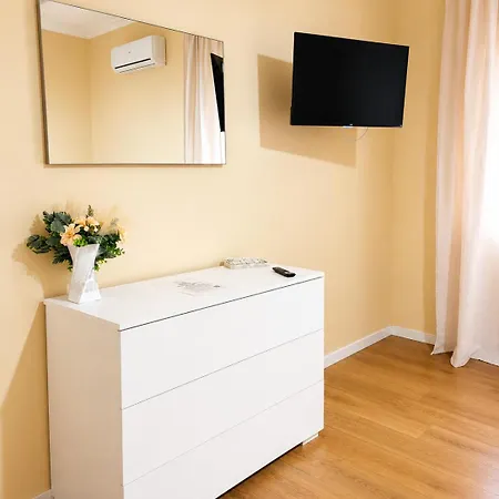 Alexas Rooms- Centro -10 Min Dal Mare * Crotone