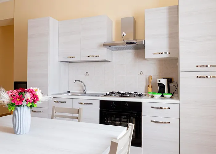 דירה Alexas Rooms- Centro -10 Min Dal Mare קרוטונה