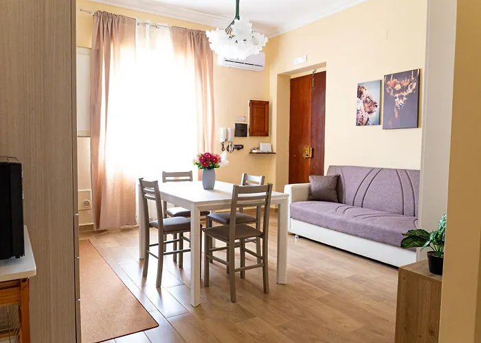 Alexas Rooms- Centro -10 Min Dal Mare 克罗托内