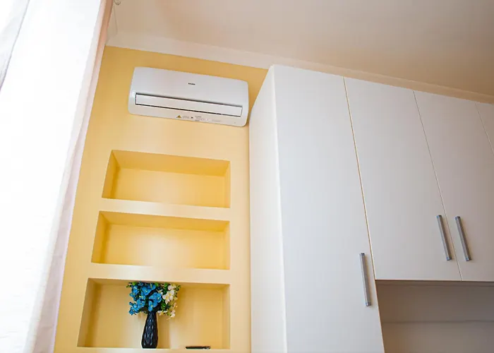 Alexas Rooms- Centro -10 Min Dal Mare شقة كروتوني