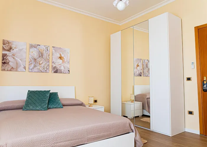 Alexas Rooms- Centro -10 Min Dal Mare 公寓 克罗托内