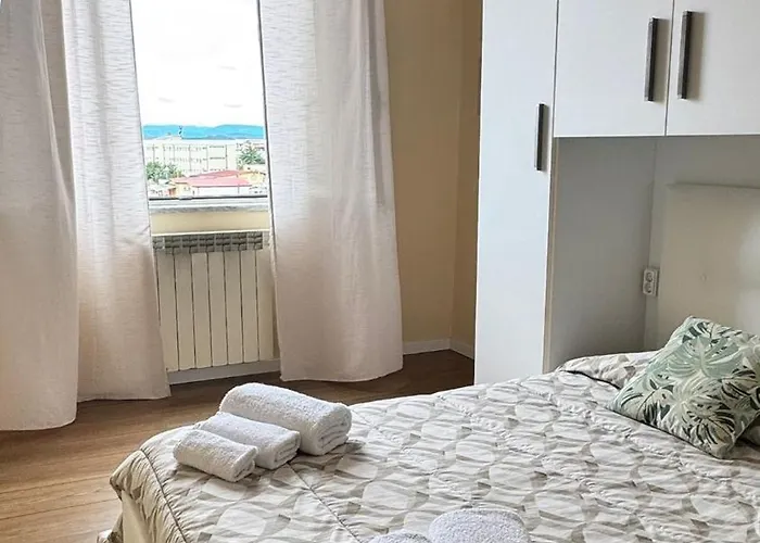Alexas Rooms- Centro -10 Min Dal Mare דירה *