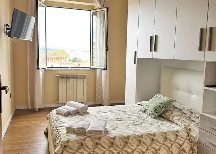 Alexas Rooms- Centro -10 Min Dal Mare דירה קרוטונה